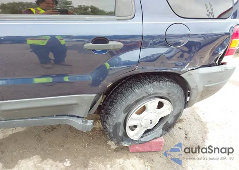 2004 Ford Escape Xlt из США, поврежденный, VIN 1FMYU93194DA07751